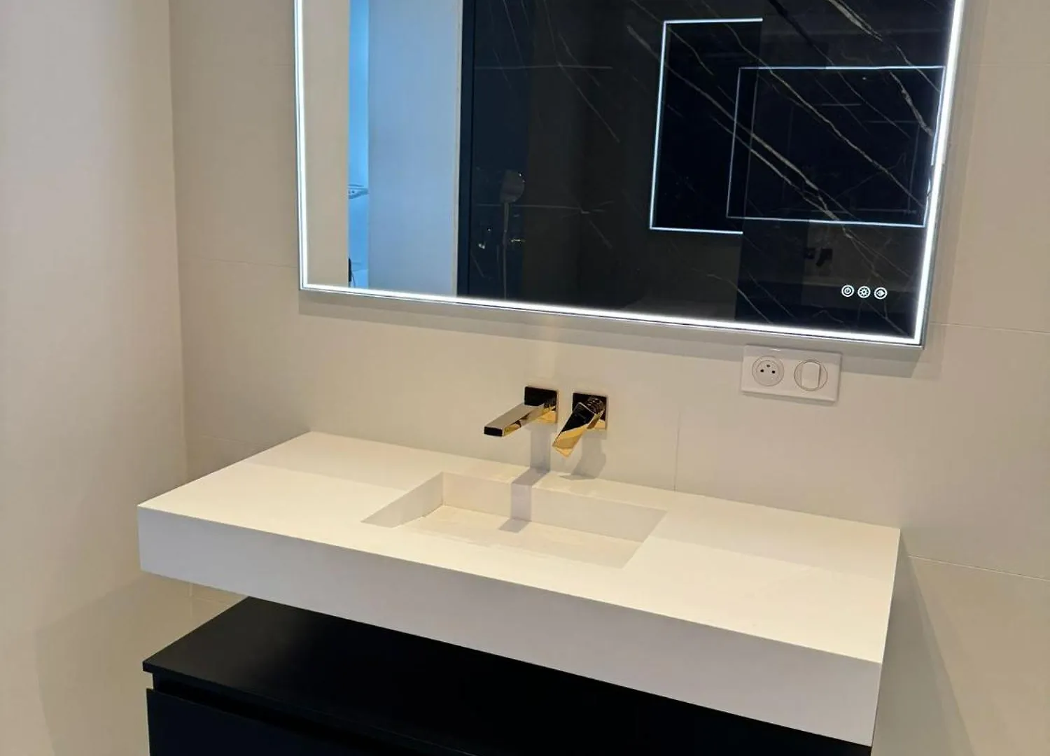 Spatieux T3 60M2 Annecy - Parking Prive - Wifi - Netflix شقة
